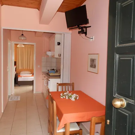 Green Villa Aparthotel 4*