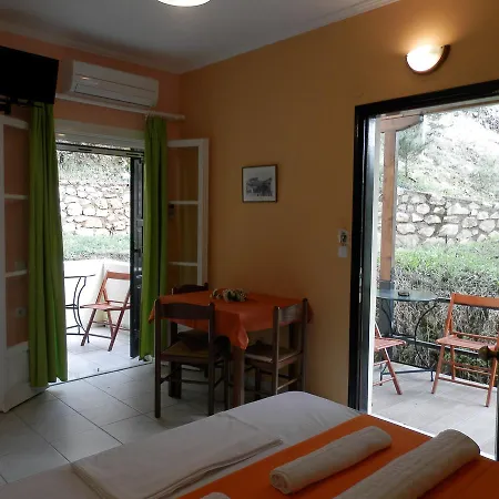 Green Villa Aparthotel Áyios Nikítas