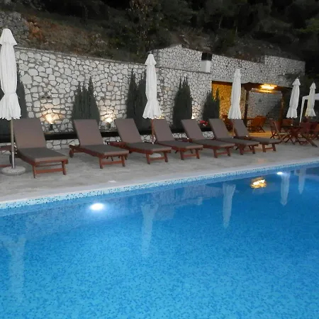 Green Villa Agios Nikitas