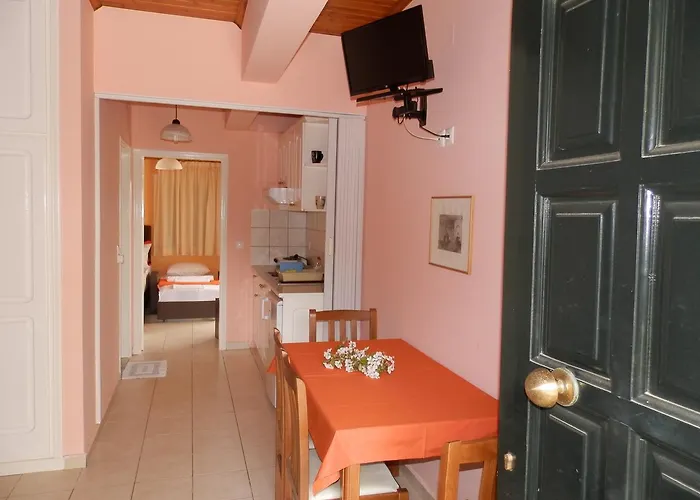 Green Villa Aparthotel 4*