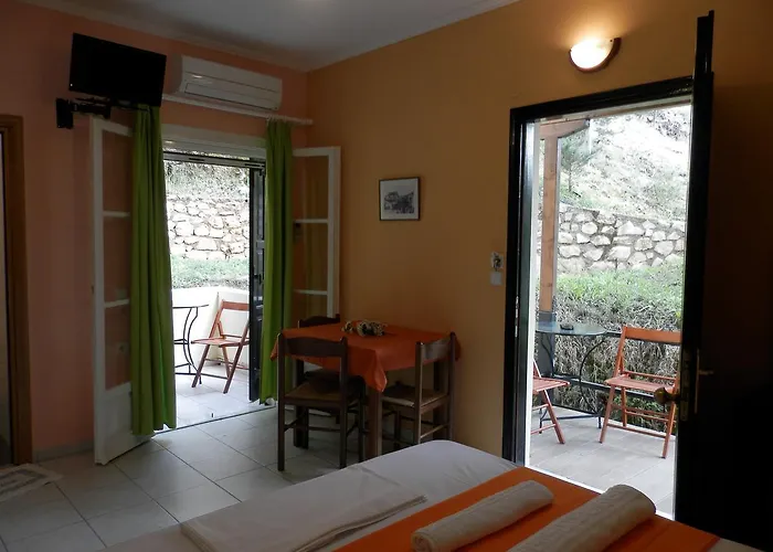 Green Villa Aparthotel Áyios Nikítas